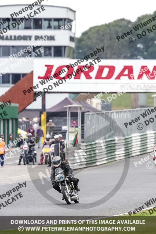 Vintage motorcycle club;eventdigitalimages;mallory park;mallory park trackday photographs;no limits trackdays;peter wileman photography;trackday digital images;trackday photos;vmcc festival 1000 bikes photographs